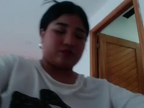 Gabycutee online show from February 1, 2026, 8:29 pm