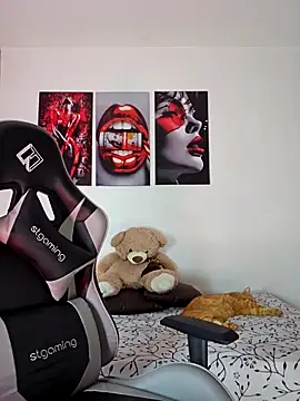 Antonella2 m online show from September 29, 2025, 5:07 pm