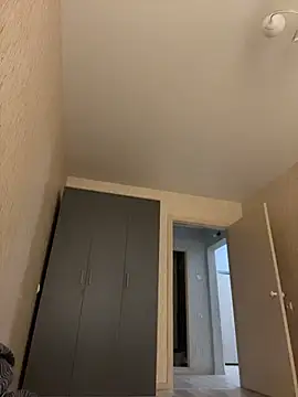 Holly Molii online show from April 18, 2026, 2:14 am