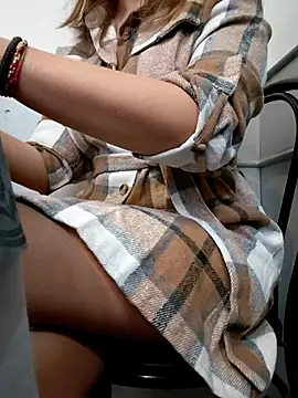 Snapshot of Alexvit2616 chatting on October 24, 2025, 8:35 am Alexvit2616 online show from October 24, 2025, 8:35 am