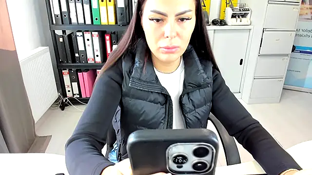 kilenyapatrice online show from September 30, 2025, 11:16 am