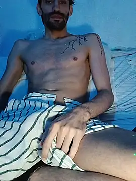 johngil0995 online show from December 4, 2025, 12:37 pm