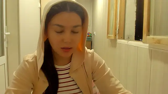 Snapshot of LunaXmii chatting on October 2, 2025, 8:45 pm LunaXmii online show from October 2, 2025, 8:45 pm