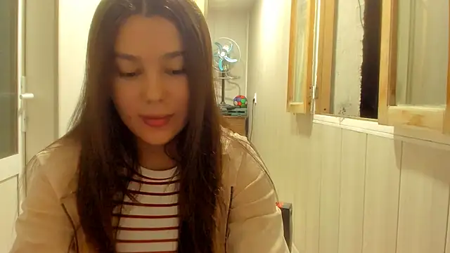 Snapshot of LunaXmii chatting on September 30, 2025, 11:33 pm LunaXmii online show from September 30, 2025, 11:33 pm