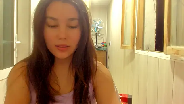 Snapshot of LunaXmii chatting on October 4, 2025, 11:39 pm LunaXmii online show from October 4, 2025, 11:39 pm