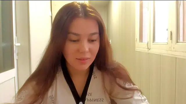 Snapshot of LunaXmii chatting on December 17, 2025, 2:49 am LunaXmii online show from December 17, 2025, 2:49 am