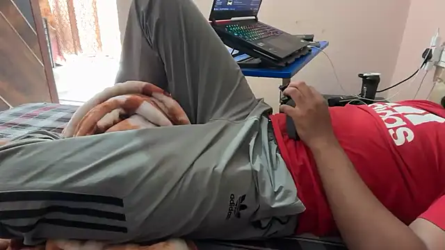 sexyboy09 online show from October 27, 2025, 9:32 am