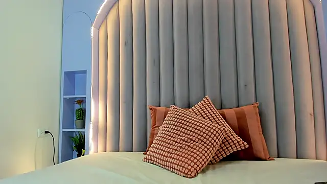 Snapshot of JaylaScott__ chatting on December 14, 2025, 11:49 am JaylaScott online show from December 14, 2025, 11:49 am