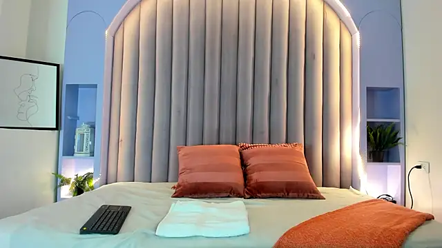 Snapshot of JaylaScott__ chatting on October 7, 2025, 11:55 am JaylaScott online show from October 7, 2025, 11:55 am