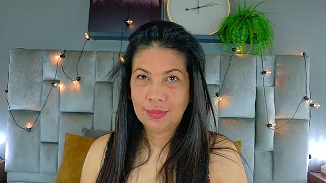 JaylaScott   online show from April 18, 2026, 11:45 am