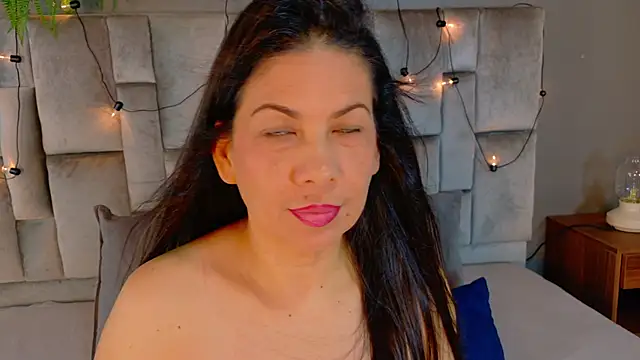 Snapshot of JaylaScott__ chatting on April 24, 2026, 11:45 am JaylaScott online show from April 24, 2026, 11:45 am