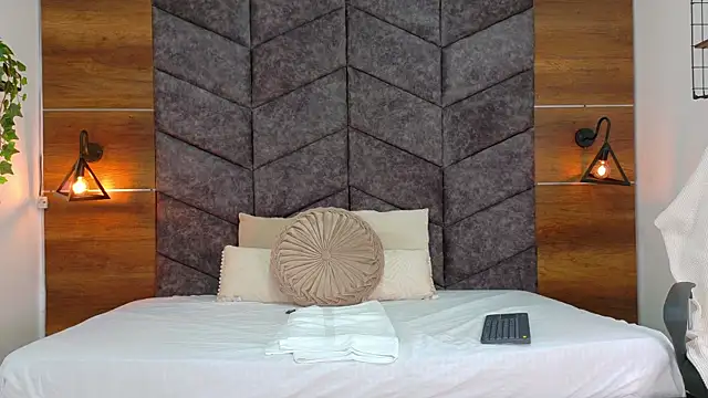 Snapshot of JaylaScott__ chatting on October 20, 2025, 11:22 am JaylaScott online show from October 20, 2025, 11:22 am