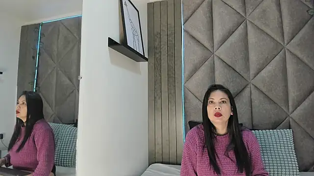 Snapshot of JaylaScott__ chatting on October 12, 2025, 11:22 am JaylaScott online show from October 12, 2025, 11:22 am