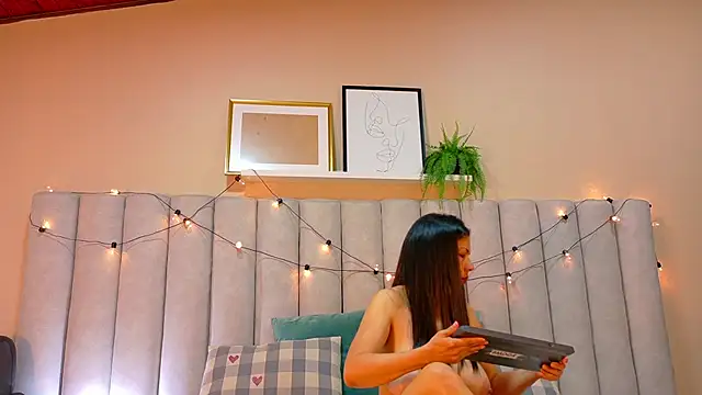 Snapshot of JaylaScott__ chatting on November 30, 2025, 11:55 am JaylaScott online show from November 30, 2025, 11:55 am