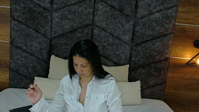 Snapshot of JaylaScott__ chatting on November 25, 2025, 11:54 am JaylaScott online show from November 25, 2025, 11:54 am