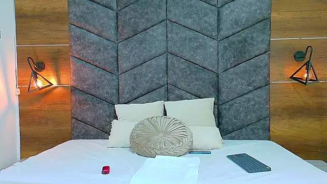 Snapshot of JaylaScott__ chatting on October 28, 2025, 10:47 am JaylaScott online show from October 28, 2025, 10:47 am