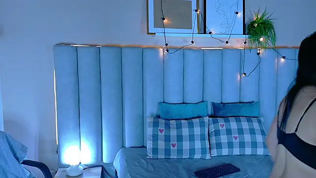 Snapshot of JaylaScott__ chatting on October 13, 2025, 11:34 am JaylaScott online show from October 13, 2025, 11:34 am