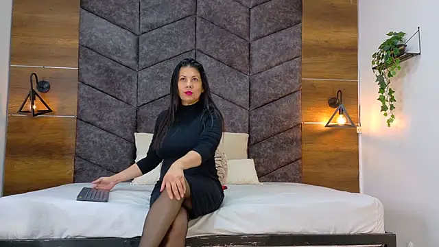 Snapshot of JaylaScott__ chatting on November 1, 2025, 11:42 pm JaylaScott online show from November 1, 2025, 11:42 pm