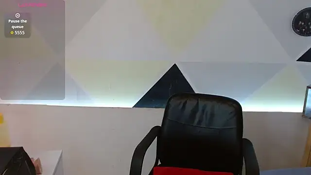 NatashaDormat online show from November 25, 2025, 1:22 pm