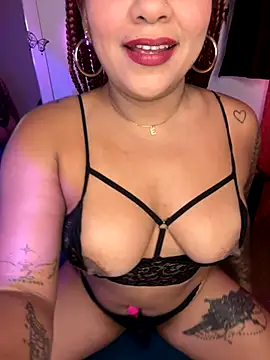 Snapshot of EmmaHot chatting on September 26, 2025, 12:34 pm EmmaHot online show from September 26, 2025, 12:34 pm