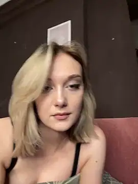 Snapshot of Alisa_Rise chatting on March 16, 2025, 10:20 pm Alisa Rise online show from March 16, 2025, 10:20 pm