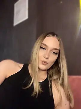 Snapshot of Alisa_Rise chatting on June 20, 2026, 8:36 pm Alisa Rise online show from June 20, 2026, 8:36 pm