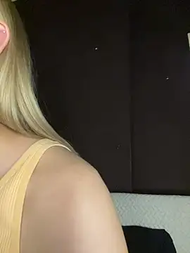 Snapshot of Alisa_Rise chatting on February 15, 2025, 8:23 pm Alisa Rise online show from February 15, 2025, 8:23 pm