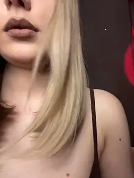 Snapshot of Alisa_Rise chatting on April 5, 2026, 5:52 pm Alisa Rise online show from April 5, 2026, 5:52 pm
