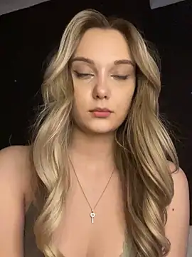 Snapshot of Alisa_Rise chatting on February 13, 2025, 2:12 am Alisa Rise online show from February 13, 2025, 2:12 am