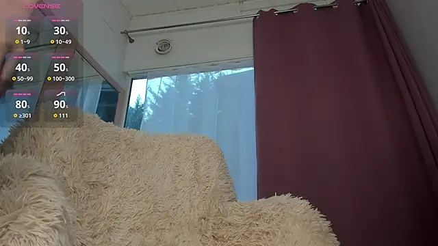 Mia  Milan online show from October 3, 2025, 7:21 am