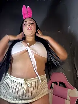 alexxaa96 online show from November 1, 2025, 4:08 am