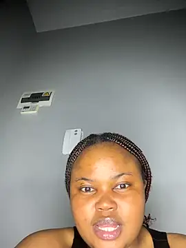 Snapshot of Curveysinaa chatting on September 10, 2025, 5:39 am Curveysinaa online show from September 10, 2025, 5:39 am