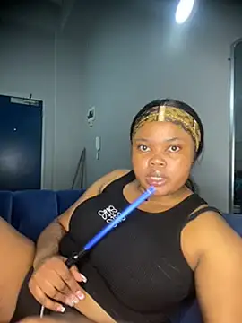 Snapshot of Curveysinaa chatting on March 22, 2025, 5:52 pm Curveysinaa online show from March 22, 2025, 5:52 pm