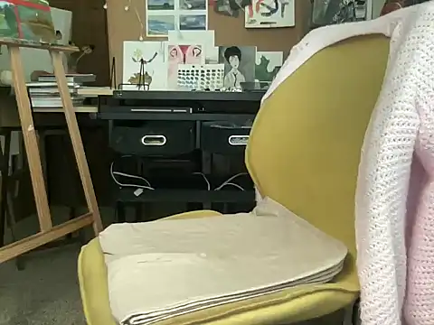 naughtyonbicycle online show from November 14, 2025, 2:21 pm