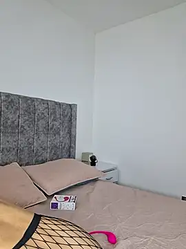 Snapshot of Sara_P10 chatting on March 13, 2025, 2:49 am Sara P10 online show from March 13, 2025, 2:49 am