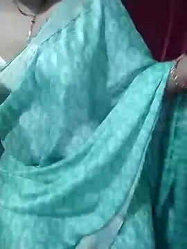 sexy wild girl9999 online show from January 3, 2025, 8:11 pm