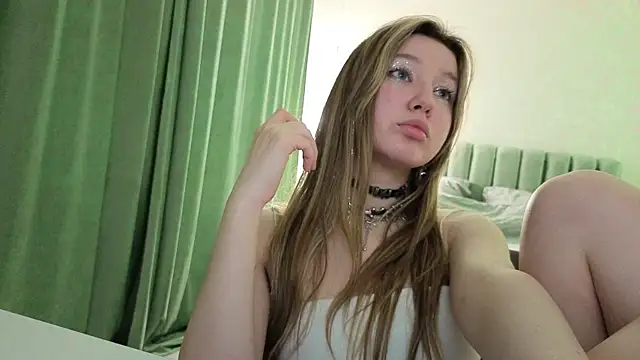 bonnyfloweer online show from April 1, 2026, 9:12 pm