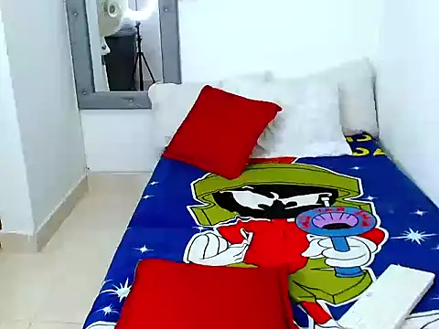 Snapshot of Velk_hot chatting on November 11, 2025, 8:47 pm Velk hot online show from November 11, 2025, 8:47 pm