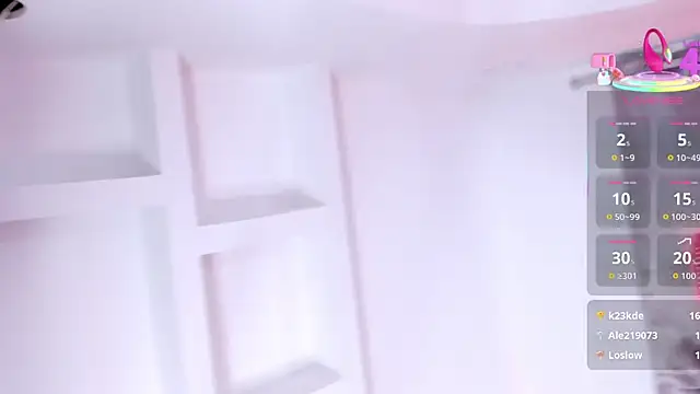 Snapshot of LuciaMoretti_ chatting on December 3, 2025, 3:07 am LuciaMoretti online show from December 3, 2025, 3:07 am