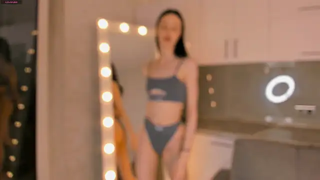 Snapshot of emilia_walton chatting on October 24, 2025, 1:43 pm emilia walton online show from October 24, 2025, 1:43 pm