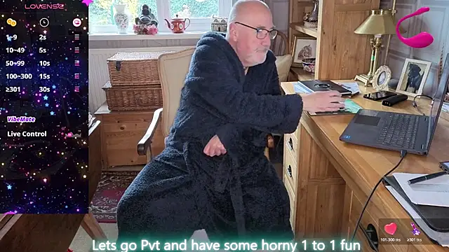 Adamdaddybear online show from March 30, 2026, 7:21 am