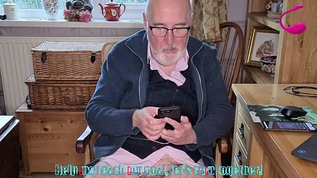 Adamdaddybear online show from February 10, 2026, 2:38 pm