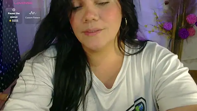 Snapshot of blue_angel33 chatting on May 21, 2026, 1:47 am blue angel33 online show from May 21, 2026, 1:47 am