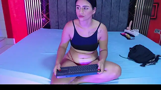 dirty couple22 online show from May 28, 2026, 2:01 pm