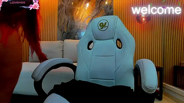 ella harper online show from December 1, 2025, 3:07 am