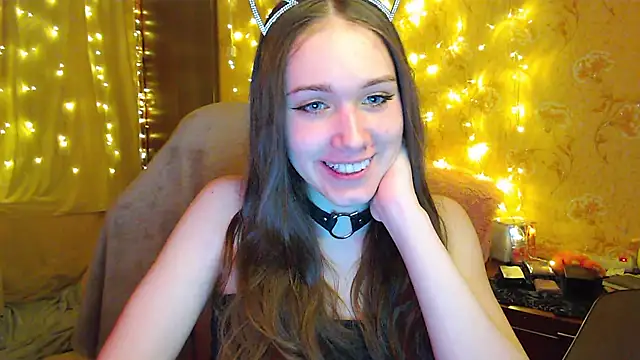 fluffy kitty  online show from December 16, 2025, 11:58 am