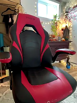 Snapshot of Sweetleeahxx chatting on October 29, 2025, 1:54 pm Sweetleeahxx online show from October 29, 2025, 1:54 pm