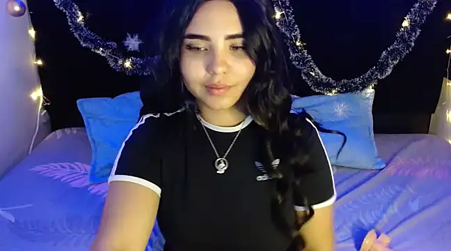 Snapshot of Miapeyton chatting on December 13, 2024, 3:43 pm Miapeyton online show from December 13, 2024, 3:43 pm