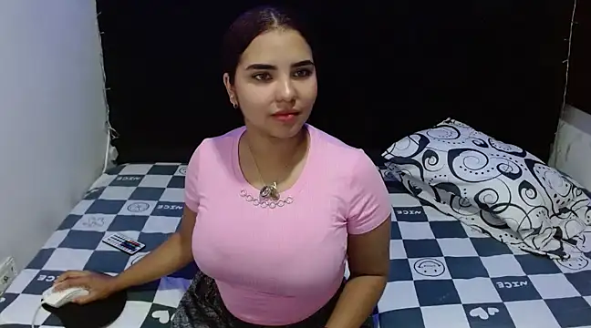 Snapshot of Miapeyton chatting on January 13, 2025, 3:26 pm Miapeyton online show from January 13, 2025, 3:26 pm