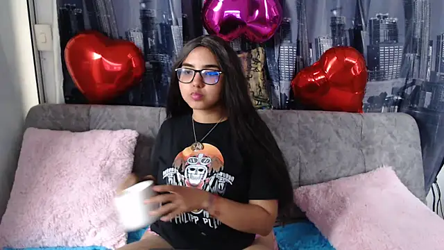 Snapshot of Miapeyton chatting on February 17, 2025, 9:21 pm Miapeyton online show from February 17, 2025, 9:21 pm